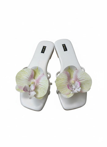 Zara Flat