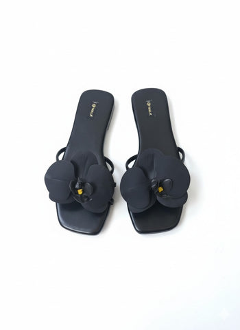 Zara Flat
